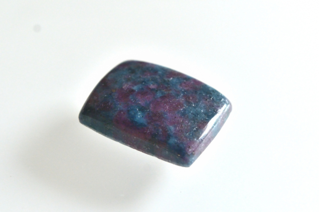 ルビーinカイヤナイト【14】ルース・カボション（18.5×14.5mm）