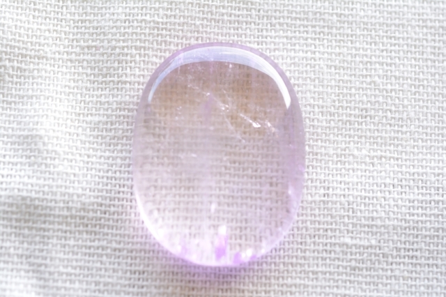 クンツァイト【29】天然石ルース・カボション（35×27mm）