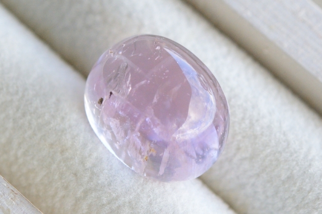 クンツァイト【38】ルース・カボション（17×13mm）