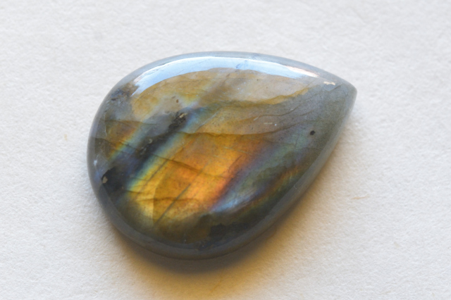 ラブラドライト【4】　ルース・カボション　（29.5×21.5mm）