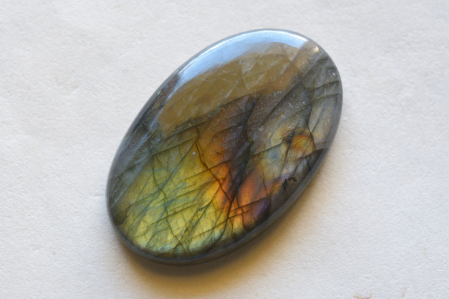 ラブラドライト【16】　ルース・カボション　（46.5×29.5mm）