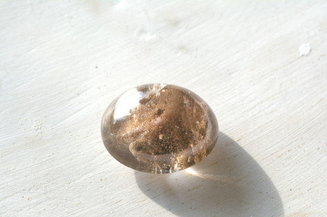 ガーデンクォーツ【37】　ルース・カボション（24.5×21mm）