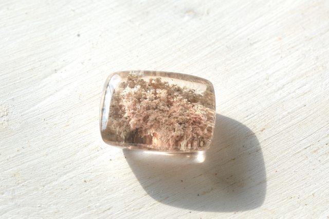 ガーデンクォーツ【39】　ルース・カボション（18.5×15mm）