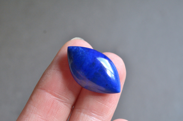 ラピスラズリ【1】　ルース・カボション（23.5×14mm）