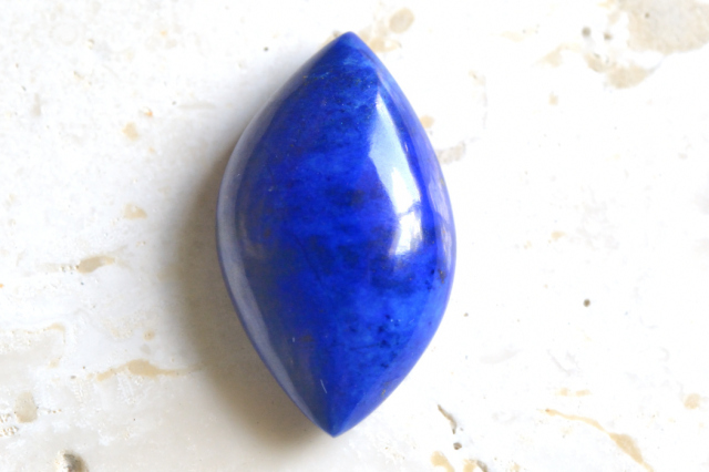 ラピスラズリ【1】　ルース・カボション（23.5×14mm）