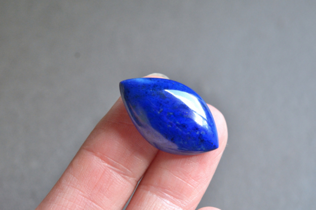 ラピスラズリ【3】　ルース・カボション（25.5×15mm）