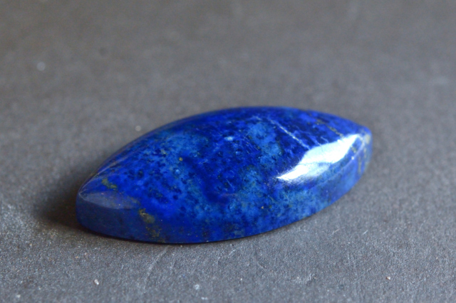 ラピスラズリ【5】　ルース・カボション（37.5×18mm）