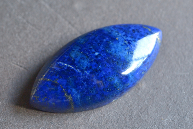 ラピスラズリ【5】　ルース・カボション（37.5×18mm）
