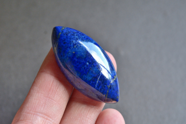 ラピスラズリ【5】　ルース・カボション（37.5×18mm）