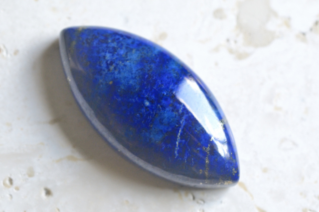 ラピスラズリ【5】　ルース・カボション（37.5×18mm）