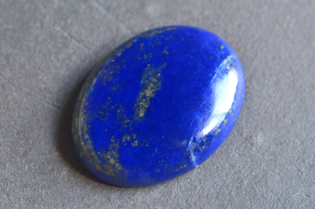 ラピスラズリ【6】　ルース・カボション（29×22.5mm）