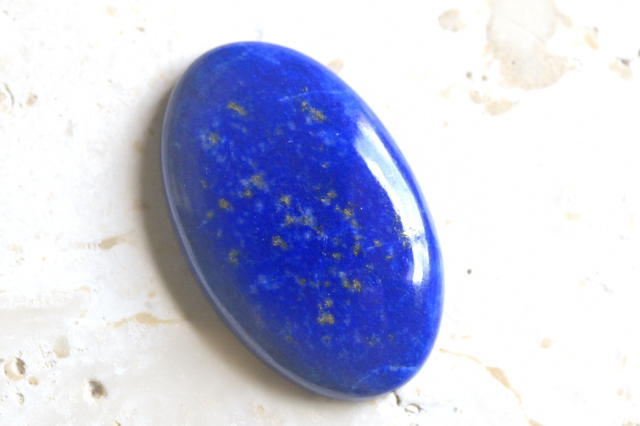 ラピスラズリ【8】　ルース・カボション（30.5×19mm）