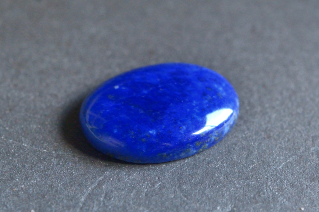 ラピスラズリ【10】　ルース・カボション（21.5×16.5mm）