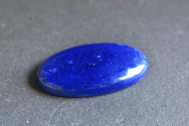 ラピスラズリ【12】　ルース・カボション（31×19mm）