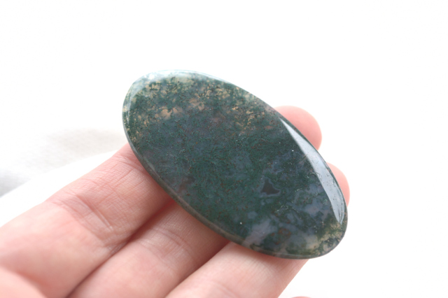 モスアゲート（穴あき）【9】　ルース・カボション（51.5×28mm）