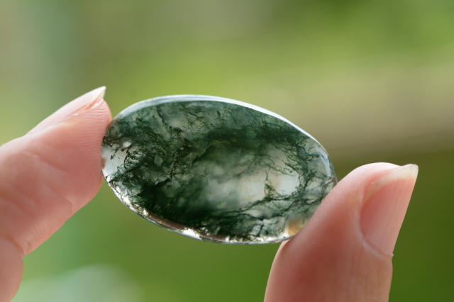 モスアゲート（穴あき）【14】　ルース・カボション（31×18.5mm）