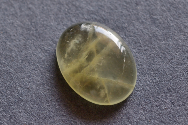 グリーンベリル【5】ルース・カボション（16×12mm）