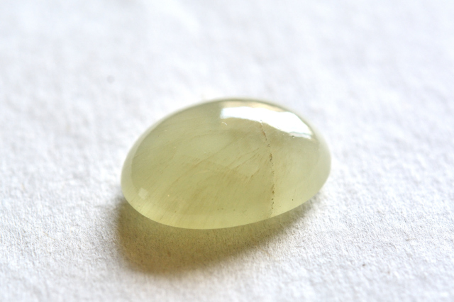 グリーンベリル【7】ルース・カボション（20×14.5mm）