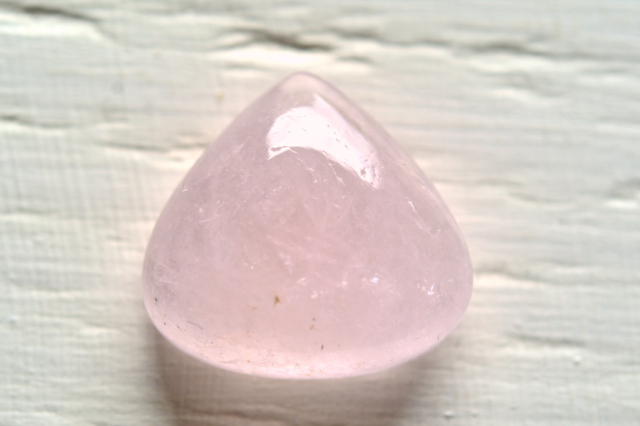 モルガナイト【16】ルース・カボション（15×15.5mm）