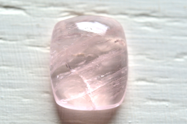 モルガナイト【20】ルース・カボション（15.5×13mm）