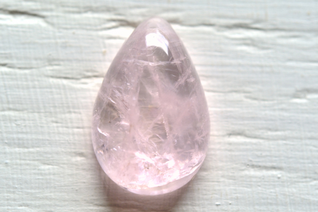 モルガナイト【28】ルース・カボション（18×12mm）