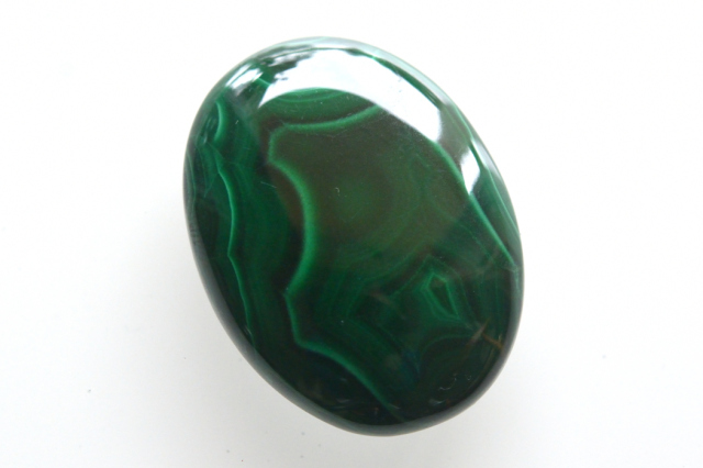 マラカイト【15】ルース・カボション　（31×23.5mm）