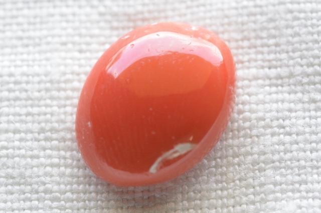 天然赤珊瑚【2】ルース・カボション　（14.5×11.5mm）