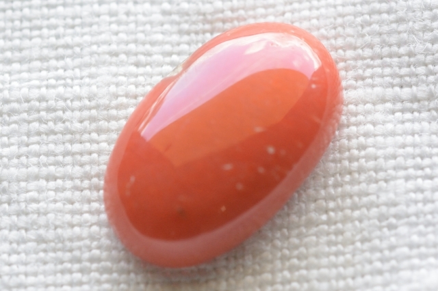 天然赤珊瑚【5】ルース・カボション　（16×10mm）