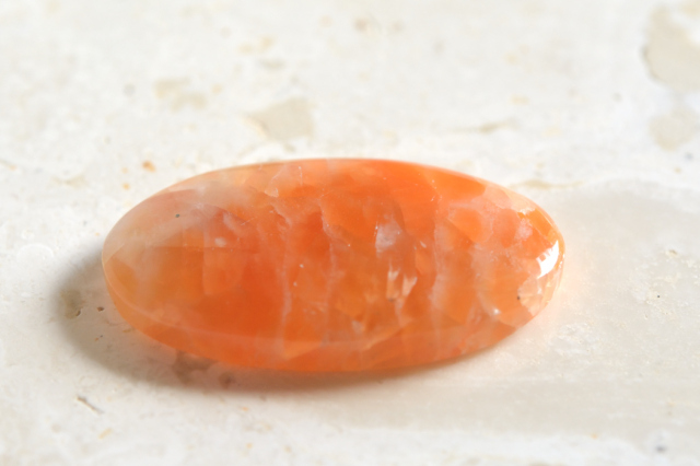 オレンジカルサイト【2】ルース・カボション（31.5×18mm）