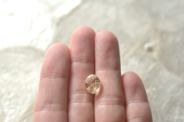 オレゴンサンストーン【27】ルース・カボション　（10.5×8.5mm）