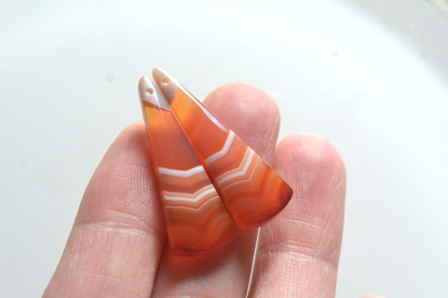 サードオニキス（紅縞瑪瑙）・ペア　穴あき【14】ルース・カボション（31×10.5mm）