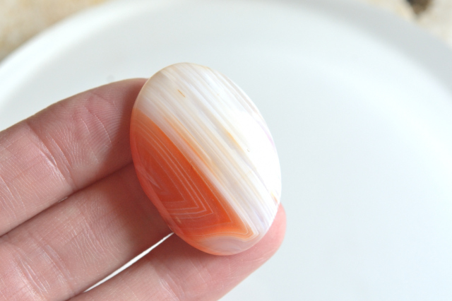 サードオニキス（紅縞瑪瑙）【20】ルース・カボション（33.5×24mm）