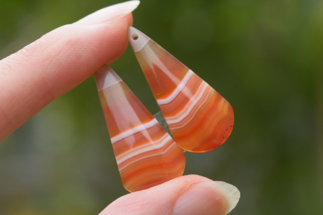 サードオニキス（紅縞瑪瑙）・ペア　穴あき【24】ルース・カボション（×mm）