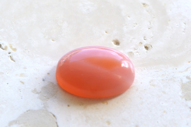 ピンクオパール【8】ルース・カボション（15.5×11.5mm）