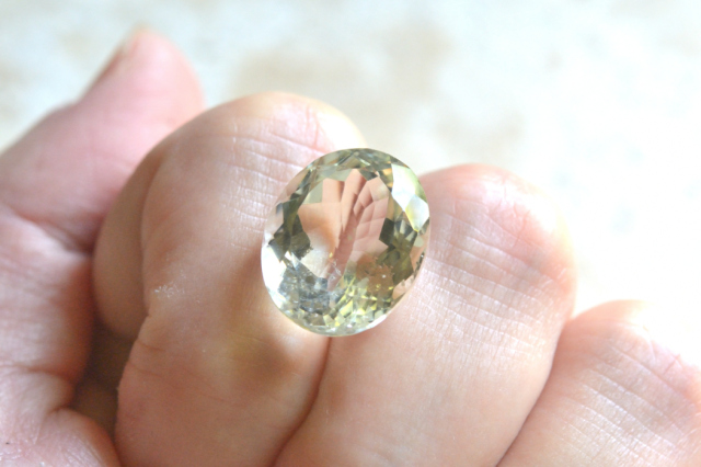 グリーンアメジスト（プラシオライト）【14】天然石ルース・カボション・ファセットカット（16×13mm）