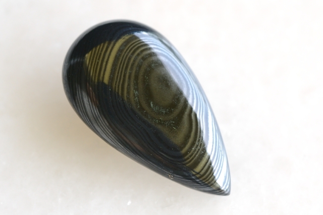 サイロメレーン【11】天然石ルース・カボション（34.5×19mm）