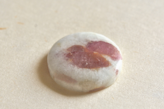 ピンクトルマリンインクォーツ【7】ルース・カボション（24×24mm）