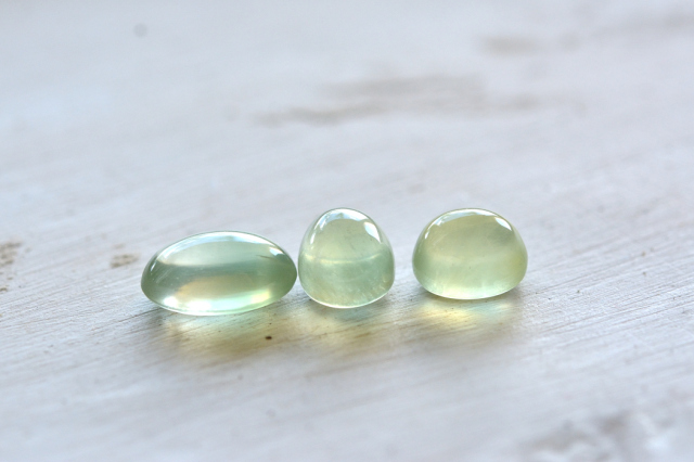 プレナイト（3石セット）【14】ルース・カボション（8.5×7mm）