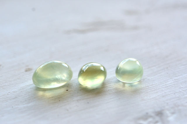 プレナイト（3石セット）【18】ルース・カボション（9.5×6.5mm）