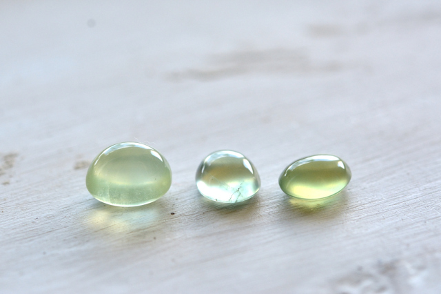 プレナイト（3石セット）【20】ルース・カボション（8.5×6.5mm）