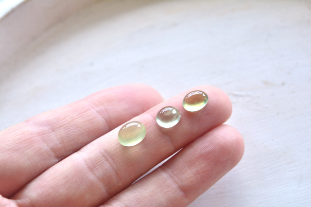 プレナイト（3石セット）【20】ルース・カボション（8.5×6.5mm）