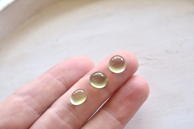 プレナイト（3石セット）【22】ルース・カボション（8×7.5mm）