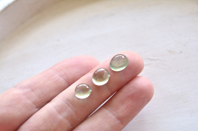 プレナイト（3石セット）【23】ルース・カボション（8.5×6.5mm）