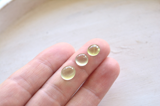 プレナイト（3石セット）【25】ルース・カボション（8×7mm）