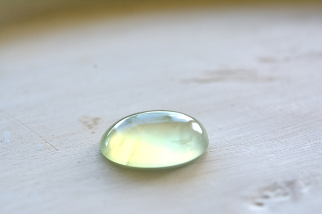 プレナイト【28】ルース・カボション（19.5×15mm）