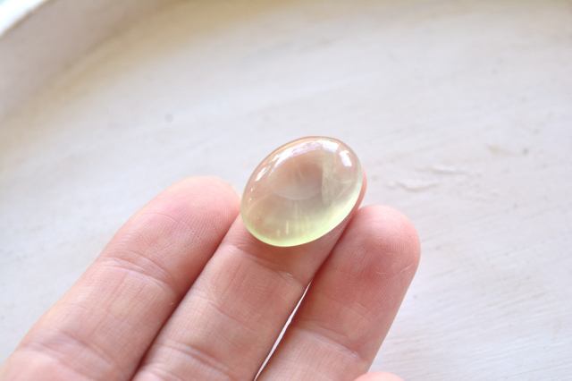 プレナイト【28】ルース・カボション（19.5×15mm）