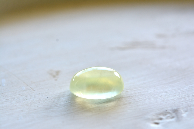 プレナイト【29】ルース・カボション（16×12mm）