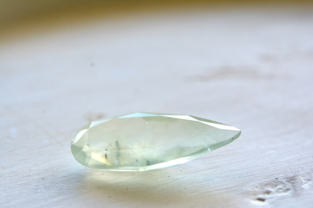 プレナイト【30】ルース・ファセットカット（30×13mm）
