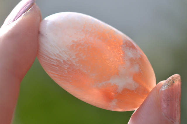 ピンクスコレサイト【13】ルース・カボション（35×20.5mm）