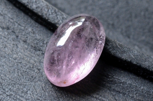 ピンクトルマリン【15】天然石ルース・カボション（17×11.5mm）